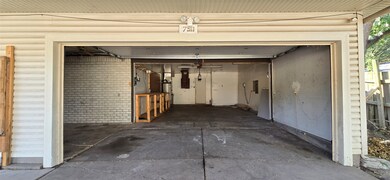 730 Pinehill Ln, Grand Prairie, TX 75052 - photo 7