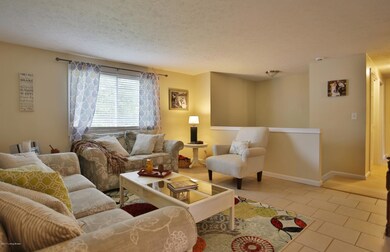 8208 Sealston Dr, Louisville, KY 40228 - photo 6