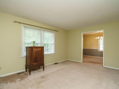 005-1280x960-living-room