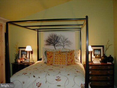 114 Penwick Cir, Frederick, MD 21702 - photo 7