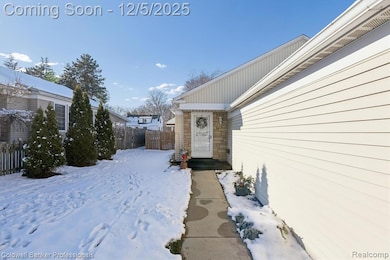 3141 Pinegate Dr, Flushing, MI 48433 - photo 2