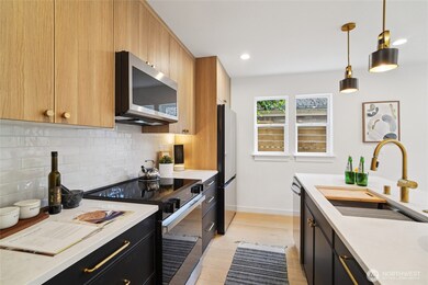 8227 Latona Ave NE, Seattle, WA 98115 - photo 5