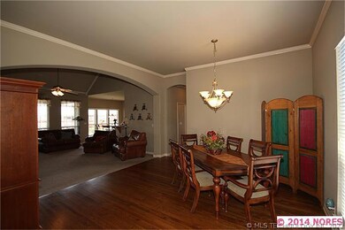 Entry / Formal Dining