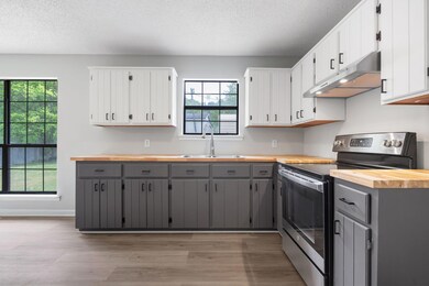 2-web-or-mls-1104 A North Chattanooga St