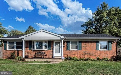 13317 Hillendale Dr, Woodbridge, VA 22193 - photo 2