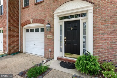 13640 Flying Squirrel Dr, Herndon, VA 20171 - photo 3