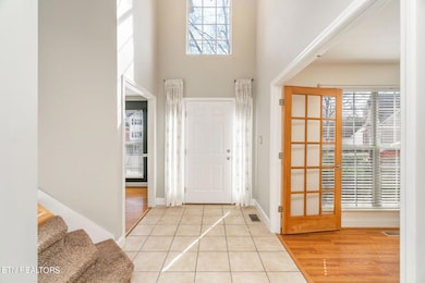 5-web-or-mls-11005 Walnut Creek Lane-6