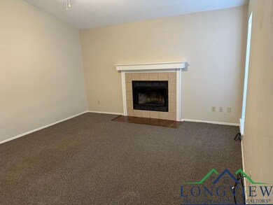 1608 Peach St, Kilgore, TX 75662 - photo 4