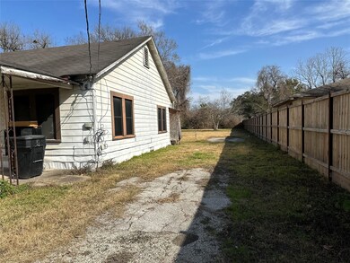 4106 Wayne St, Houston, TX 77026 - photo 3