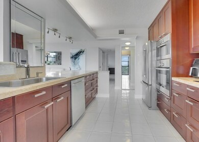 600 Parkview Dr unit 531, Hallandale Beach, FL 33009 - photo 5