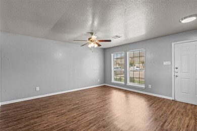 115 Green Isle Ave unit 115, Dickinson, TX 77539 - photo 3