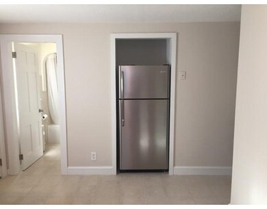 236 Laurelton St, Springfield, MA 01109 - photo 6