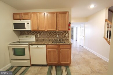 23228 Daffodil Dr, California, MD 20619 - photo 3