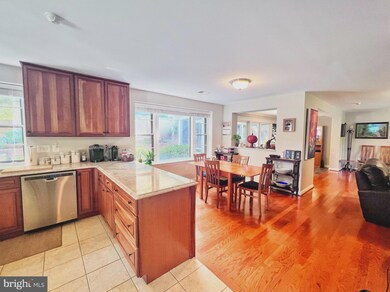 3001 Aspen Ln, Falls Church, VA 22042 - photo 6