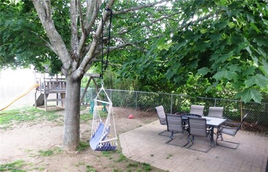 28 Macarthur Blvd, Coventry, RI 02816 - photo 4