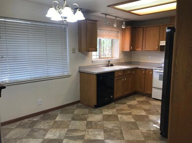 136 Independence Dr, Grants Pass, OR 97527 - photo 7