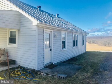 1210 Bloomery Pike, Cross Junction, VA 22625 - photo 4