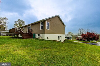 489 Macoby St, Pennsburg, PA 18073 - photo 5