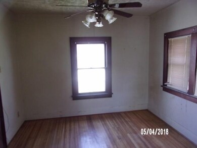 2038 Maple St, Des Moines, IA 50317 - photo 4