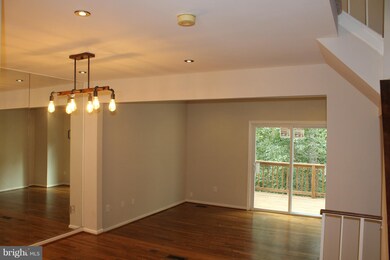 3754 Angelton Ct, Burtonsville, MD 20866 - photo 6