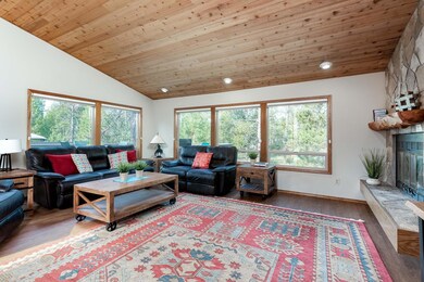 17660 Rogue Ln, Sunriver, OR 97707 - photo 3