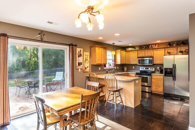 490 E Cedar Ct-6