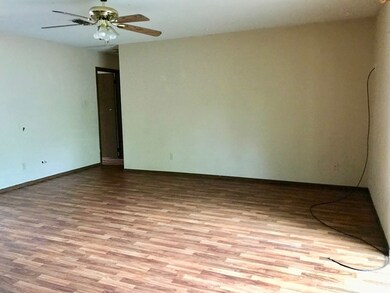 1019 Avenue I, Bay City, TX 77414 - photo 3