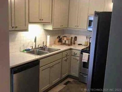 3906 E 60th Place, Tulsa, OK 74135 - photo 4