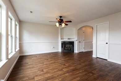 319 Aniken Cir, Boiling Springs, SC 29316 - photo 4