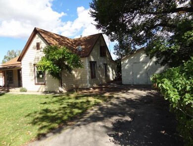 138 W Center St, Parowan, UT 84761 - photo 2