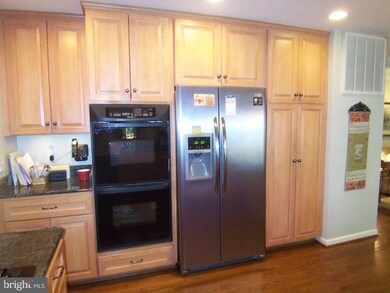 7606 Maritime Ln, Springfield, VA 22153 - photo 6