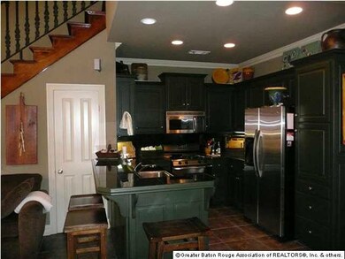 Open Kitchen w/unstairs pantry