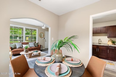 3522 Rosselle St-15