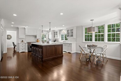Eat-In Kitchen