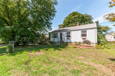 65 Novelty Rd, Warwick, RI 02889 - photo 2