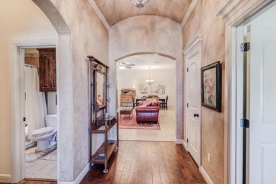 219 Captains Ct, Granbury, TX 76049 - photo 2