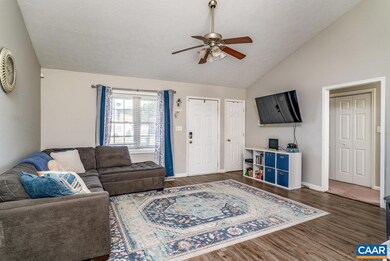 11 Falcon Ln, Weyers Cave, VA 24486 - photo 4