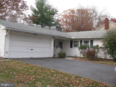 4906 Riverton Ln, Bowie, MD 20715 - photo 3