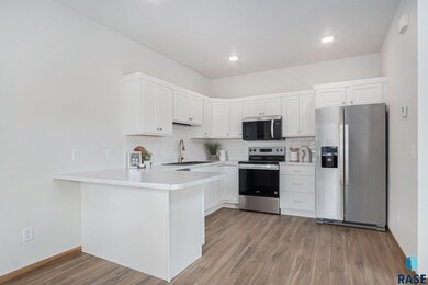 5701 E Avett Place, Sioux Falls, SD 57108 - photo 4