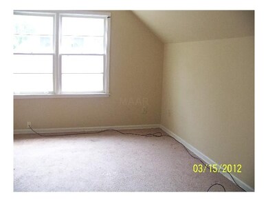 UPSTAIRS BEDROOM
