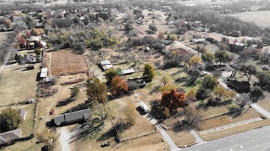 518 S Mustang Rd, Tuttle, OK 73089 - photo 3