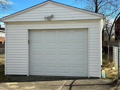 5211 Henry St, Maple Heights, OH 44137 - photo 4