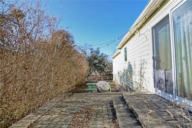 3 Woburn St, Bristol, RI 02809 - photo 3