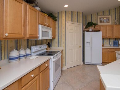 Huge Kitchen with walk in pantry