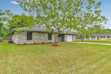 223 Avenue H, Brazoria, TX 77422 - photo 2