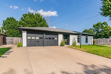 204 Simmons Dr, Hurst, TX 76053 - photo 3