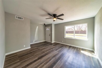 1172 Harrison Ln, Hurst, TX 76053 - photo 3