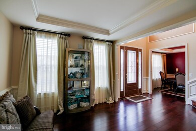 5938 Hunter Crest Rd, Woodbridge, VA 22193 - photo 4