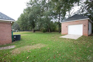 219 Twelve Oaks Dr, Warner Robins, GA 31088 - photo 5