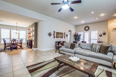 Living room with plenty of natural light, ceiling 